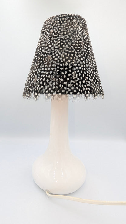 Abat-jour Conique en plumes de PINTADE DE NUMIDIE