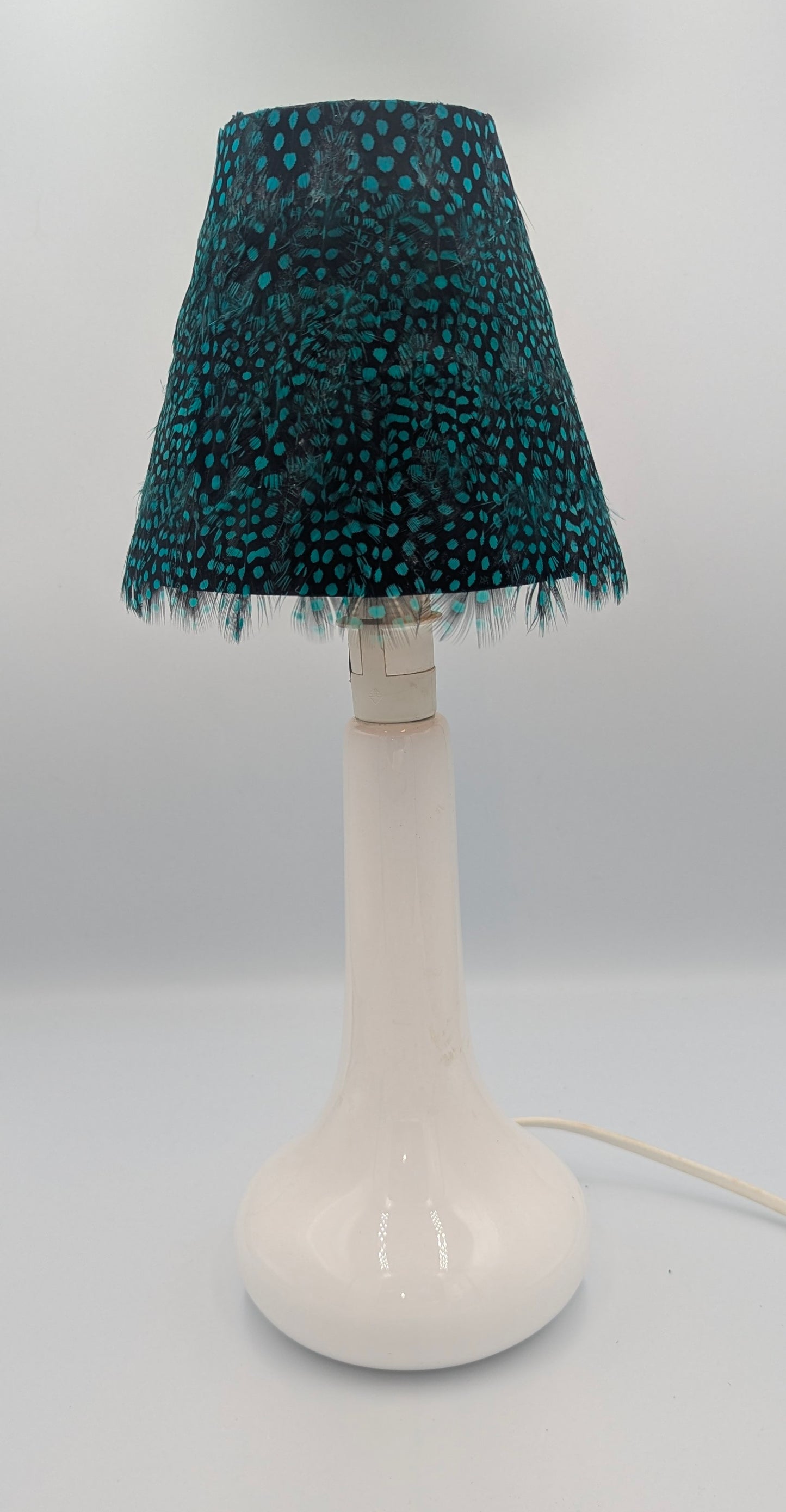 Abat-jour Conique en plumes de PINTADE DE NUMIDIE